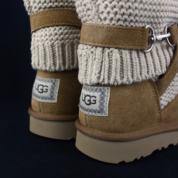 UGG AUSTRALIA 1098080 CHE Chestnut Purl Strap Boot - Picture 6 of 10